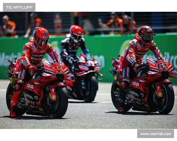 匈牙利MotoGP排位赛特写 马奎斯因摔车借观众摩托车返维修区